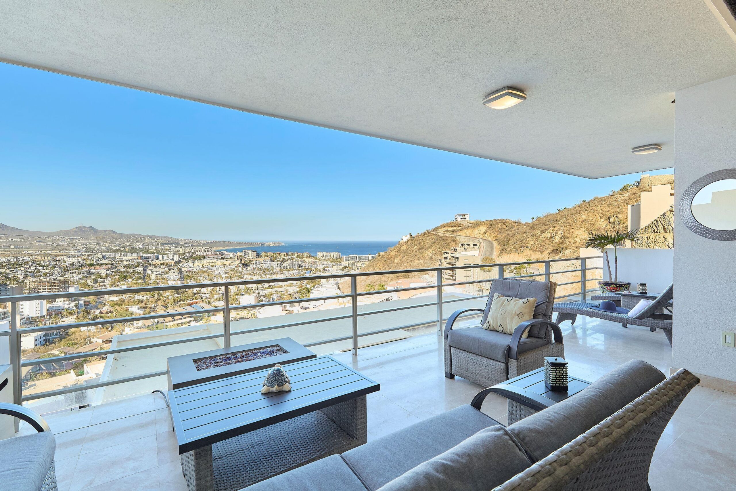 Cabo San Lucas Cascadas Welcome to Las Cascadas 611, located in the prestigious Pedregal community. This elegant 2-bedroom, 2-bathroom residence offers breathtaking for sale