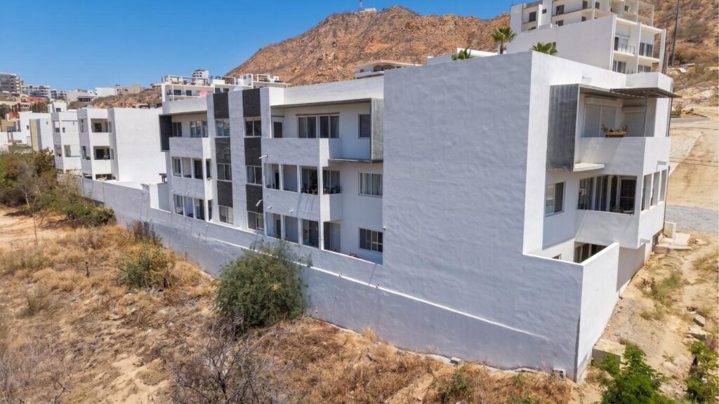 Cabo San Lucas Lienzo Charro Condo for Sale at Torre Serena | Sunset, Cabo San LucasExcellent investment opportunity in Torre Serena, a residential community located in the area known as Sunset, in Cabo San Lucas, Baja California Sur.This second-level condo offers 102 m² of construction, featuring 3 bedrooms, 2 full bathrooms, living area, dining area, and a functional kitchen. It is sold furnished and ready to move in or generate income through long-term or vacation rentals.The property includes 1 assigned parking space, and the community offers controlled access with an electric gate for added privacy and security.Price: – Condo Torre Serena #202, Cabo San Lucas, Cabo San Lucas, BS