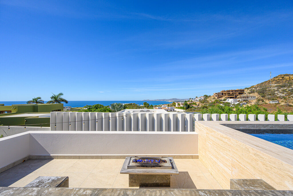 Cabo San Lucas Laguna Hills Located within the gated community of Laguna Hills, this thoughtfully designed single-level residence offers effortless living with elevated indoor-outdoor flow and expansive mountain – Lote 129, San Jose del Cabo, BS