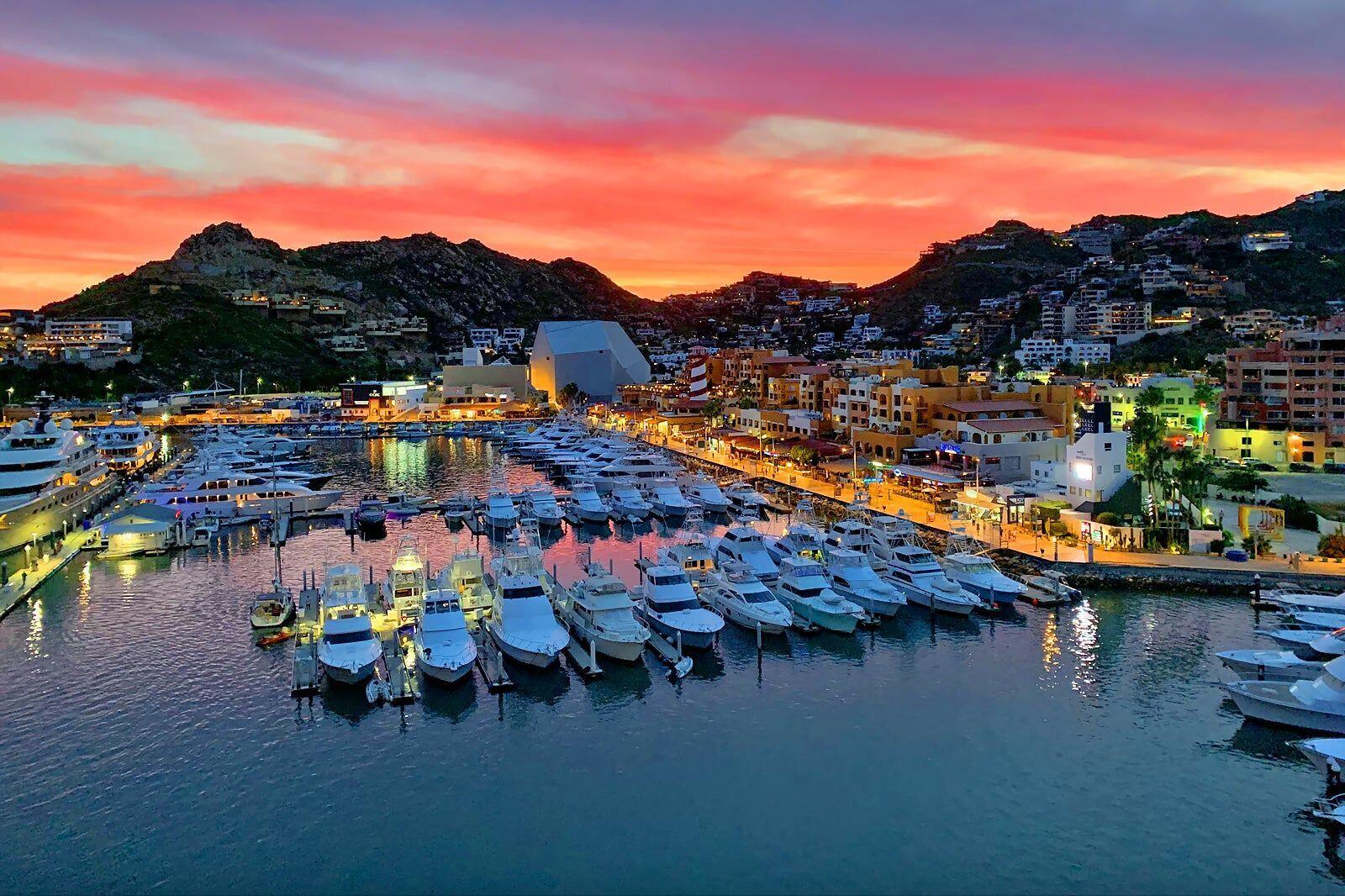 Cabo San Lucas Csl Near Bch &Mar:Gen This is one of the nicest condos you'll see on the market. Five min. away from the Marina and close to El Pedregal. The upgrades, furnishings, and artwork alone are valued at over for sale
