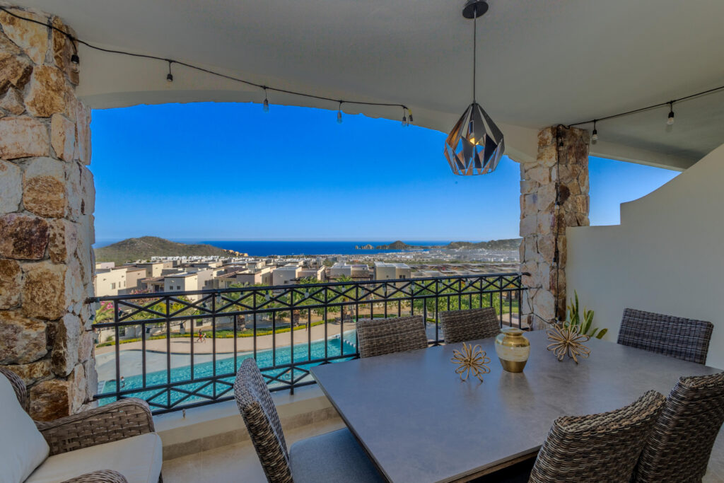 Cabo San Lucas Ventanas Perched in a breathtaking setting with sweeping ocean – San Miguel, Cabo Corridor, BS