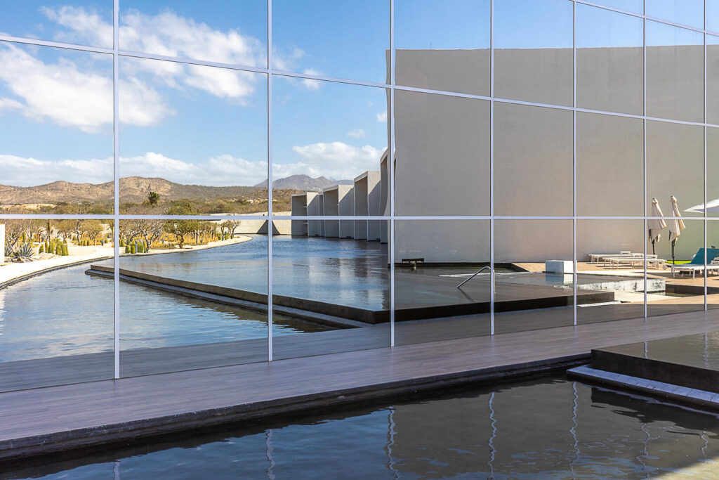 Cabo San Lucas Cora MODEL UNIT fully furnished!! ¡¡797.30m² !!, Discover a truly unique home. This one-of-a-kind condominium stands out with its exceptional design and a completely different layout from the rest of the development, offering the feeling of living in a standalone house. Enjoy 521m² of private garden!! a spacious, versatile area full of possibilities to create the home you've always dreamed of, with the comfort and privacy you deserve. – SUNSET PASEO DEL MONTE CLUB CAMPESTRE, San Jose del Cabo, BS