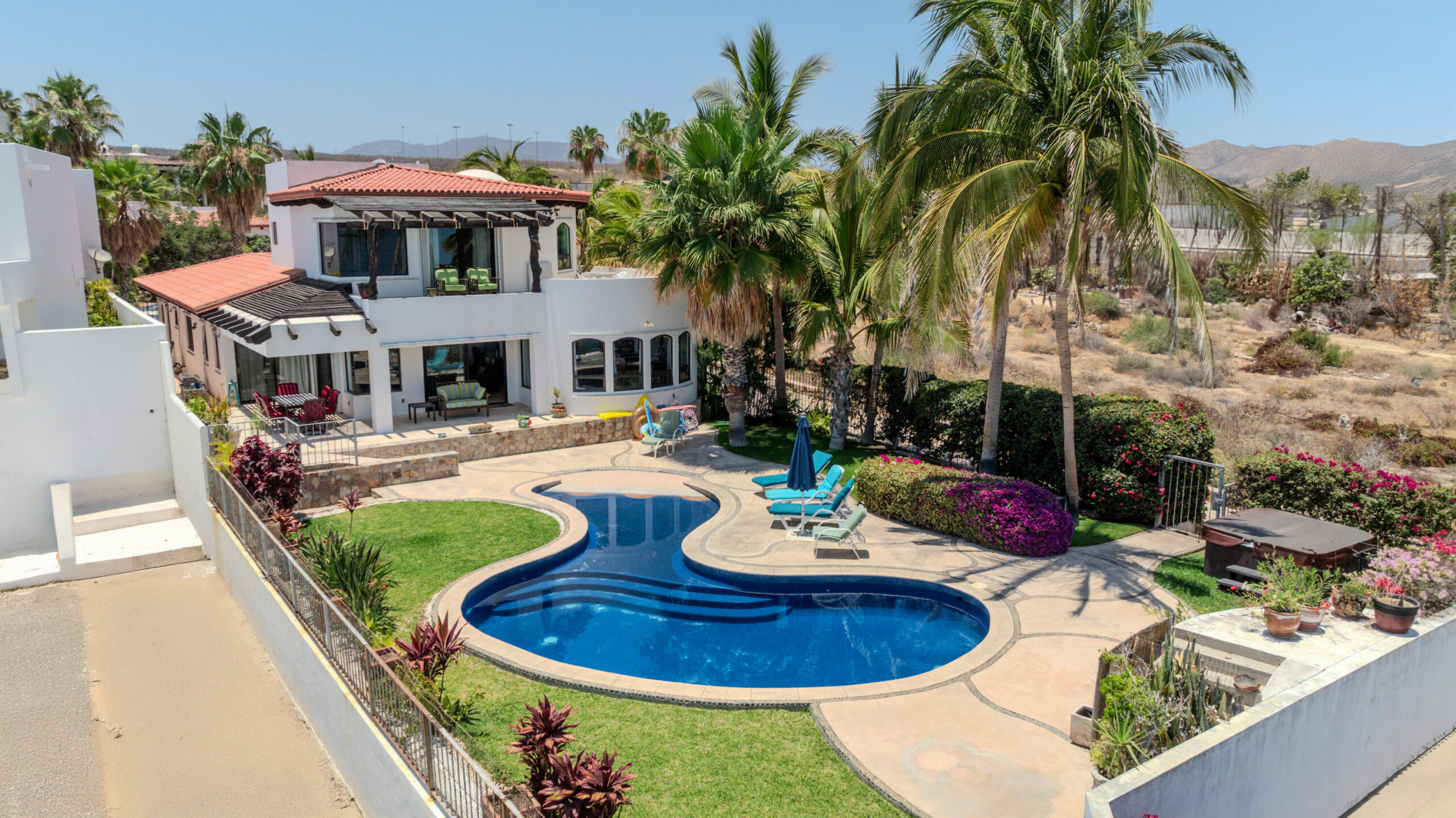 Cabo San Lucas Colina Blanca Elevated above the beach, lovely Sunny Daze offers a panoramic ocean for sale