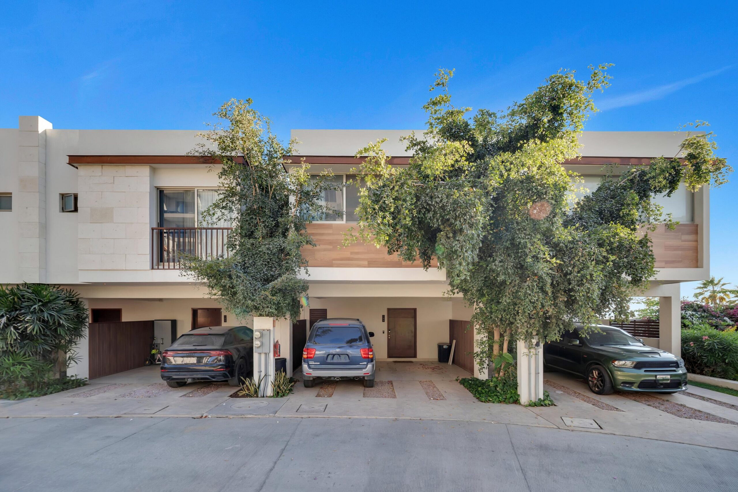 Cabo San Lucas Vista Vela One of the few vilas that has a for sale