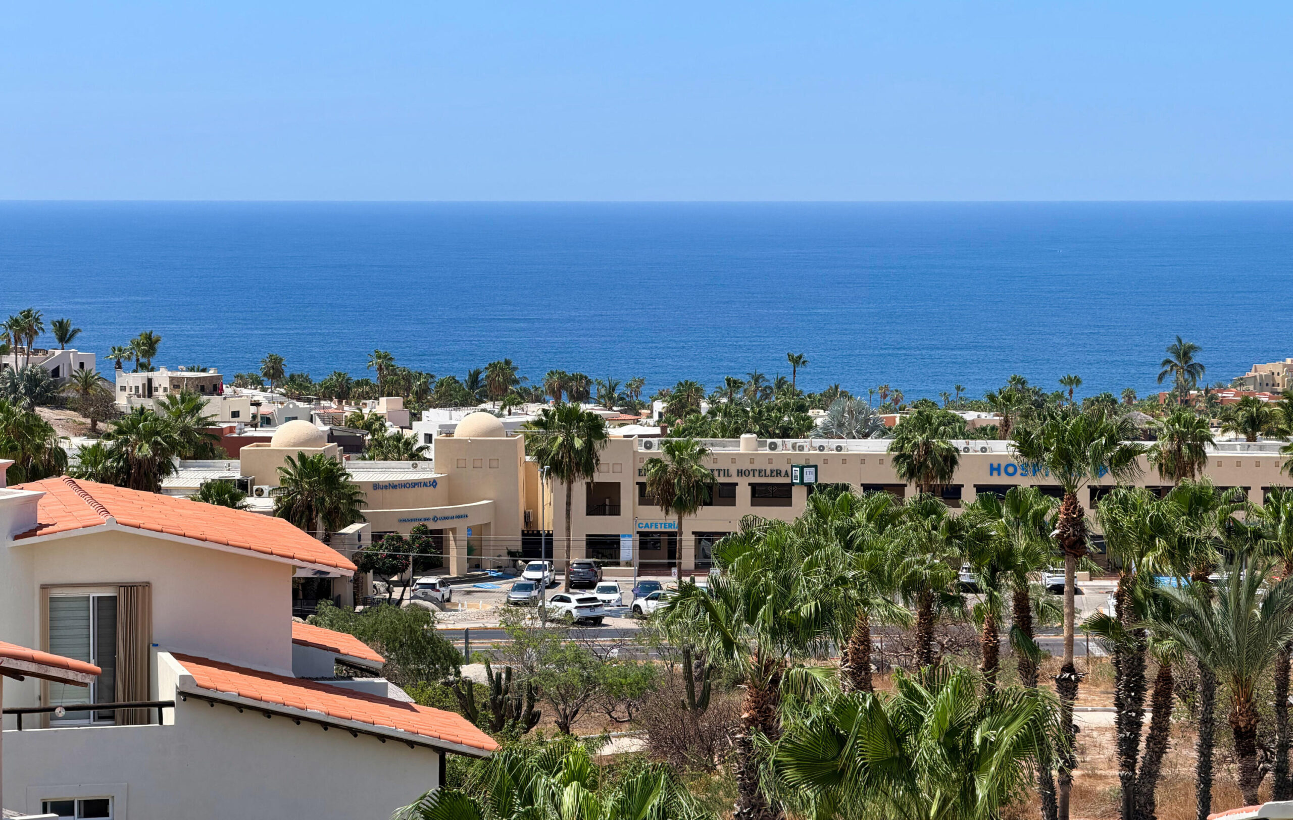 Cabo San Lucas Tamar PRICED TO SELL! 3-BR/2.5-BA in a great location. SPECTACULAR – Arenas Tower, Cabo Corridor, BS