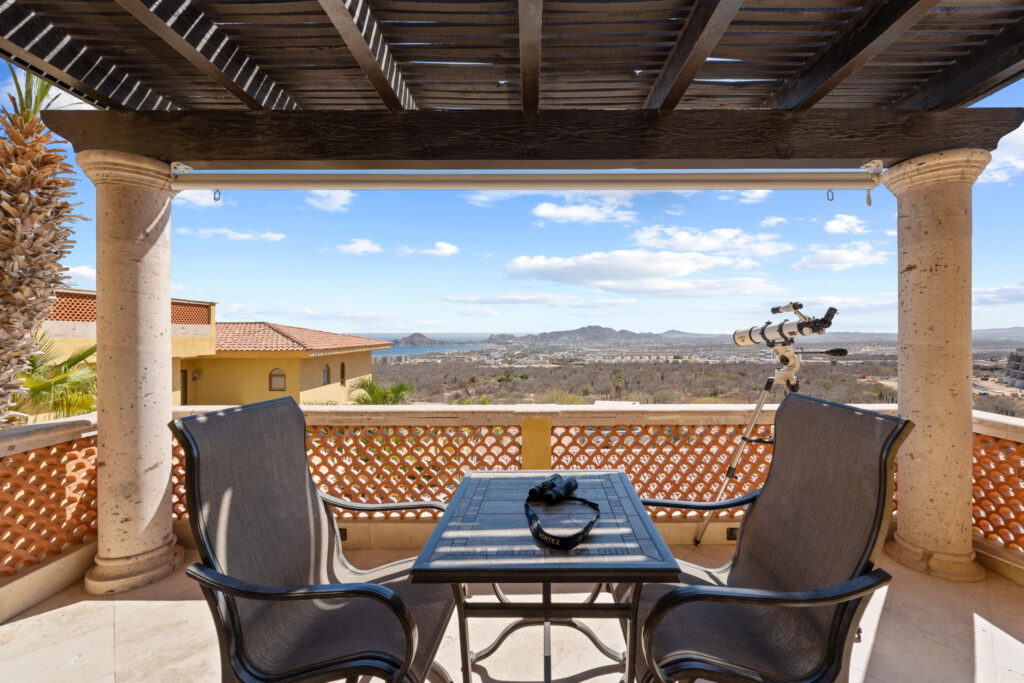 Cabo San Lucas Rancho Par-El Cielito This stunning 3-bedroom two-level villa is located in El Cielito, a boutique enclave within the gated community of Rancho Paraiso Estates, offering the perfect blend of privacy, elegance, and Cabo's relaxed lifestyle. With ocean and city – El Cielito Condo, Cabo Corridor, BS