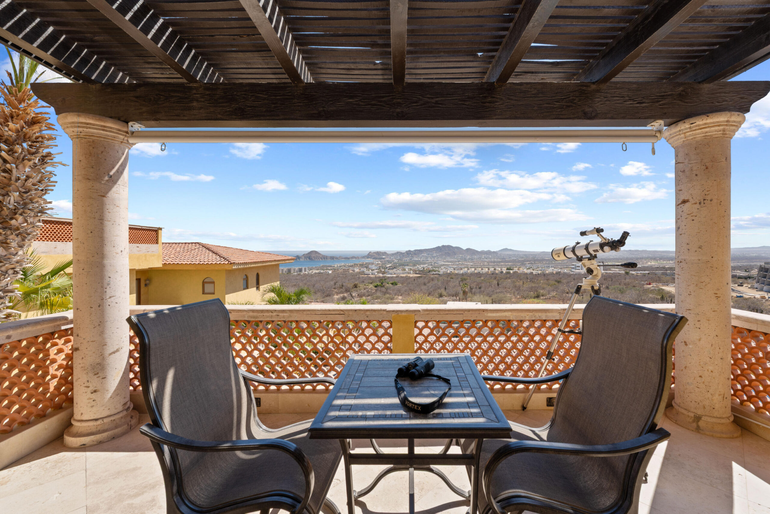 Cabo San Lucas Rancho Par-El Cielito This stunning 3-bedroom two-level villa is located in El Cielito, a boutique enclave within the gated community of Rancho Paraiso Estates, offering the perfect blend of privacy, elegance, and Cabo's relaxed lifestyle. With ocean and city for sale