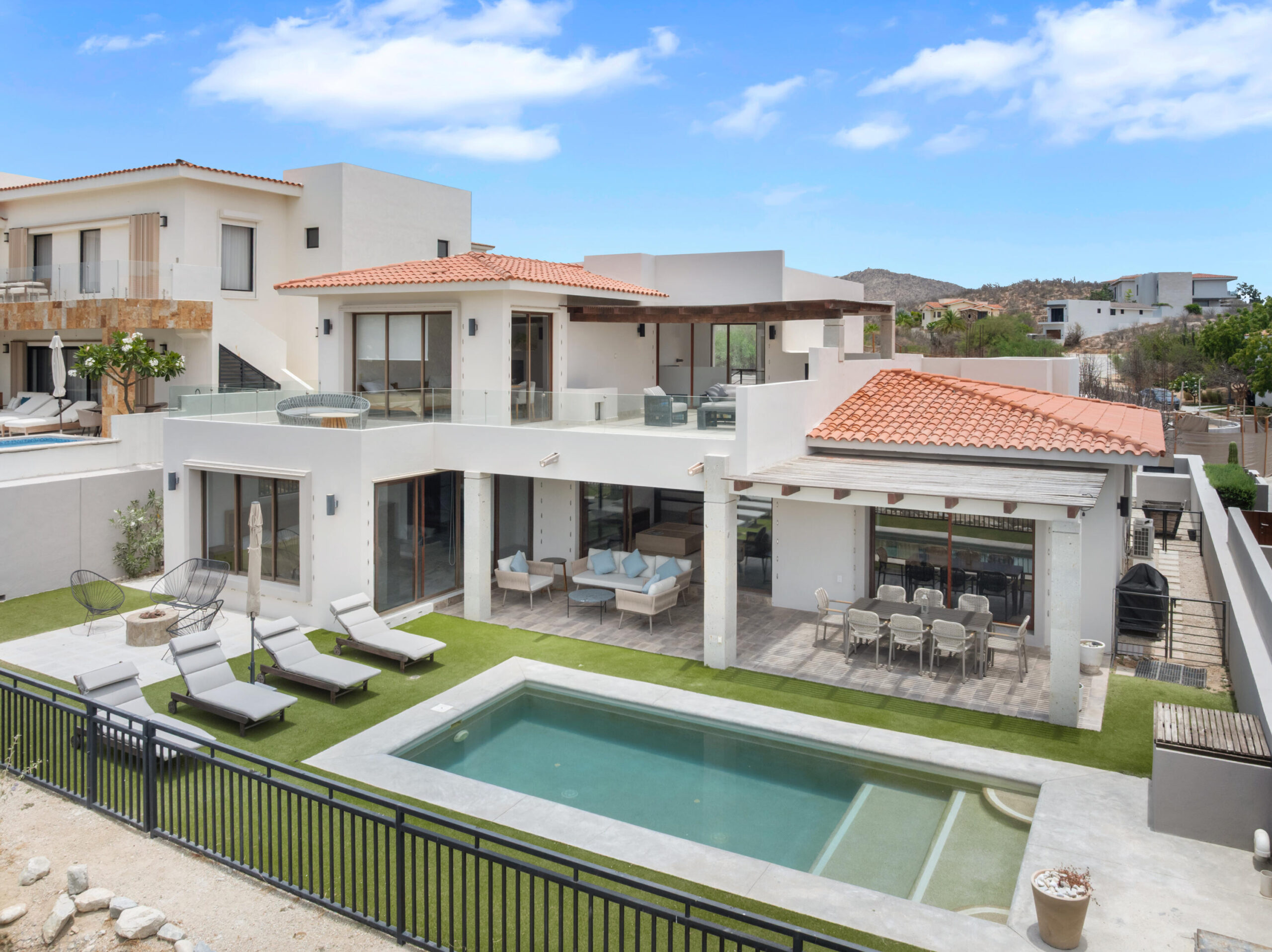 Cabo San Lucas Los Valles An exceptional opportunity in the exclusive Los Valles community at Club Campestre San José. Perfectly positioned just steps from the iconic 17th green and only a few yards from the signature 18th hole, this beautifully furnished residence offers stunning golf course for sale