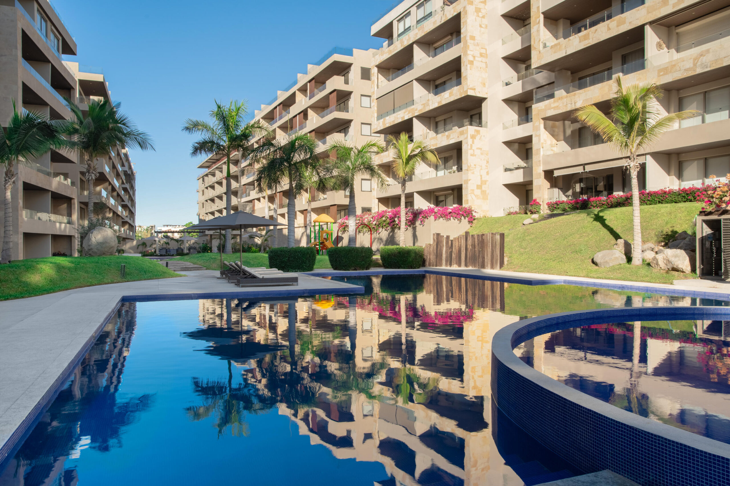 Cabo San Lucas Vista Vela Iii 2-bedroom condo with a functional layout and spacious interiors, located in one of the fastest-growing areas of Cabo San Lucas.The unit features an open-concept living and dining area, kitchen with a central island, and direct access to a private terrace, ideal for indoor-outdoor living. The primary bedroom includes a full bathroom and walk-in closet, while the secondary bedroom also offers its own private bathroom, ensuring comfort and privacy.Amenities:5 swimming poolsFully equipped fitness centerSpa with saunaClubhouse with BBQ areaPadel courtLandscaped gardens and green areasFire pit and outdoor social areas24/7 gated securityControlled accessIdeal as an investment or full-time residence for sale
